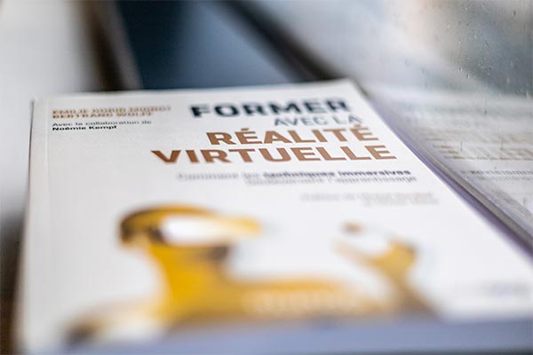 Photo - Livre réalité virtuelle Antilogy